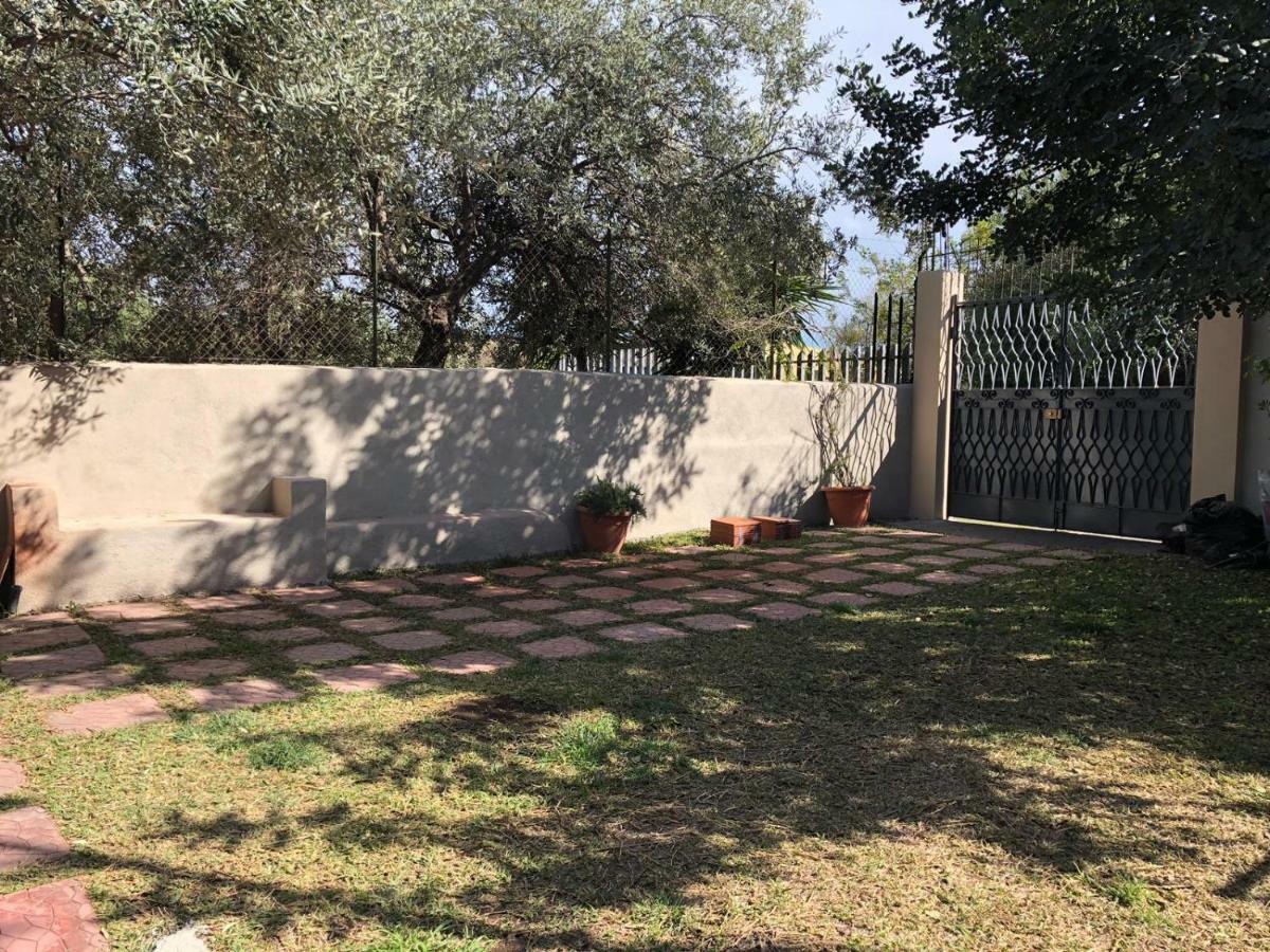 Carrubo - Giardino in città Aeroporto di Catania Fontana Rossa Esterno foto
